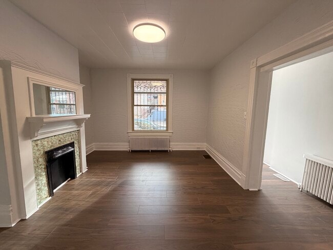 Building Photo - 122 Maple Ter