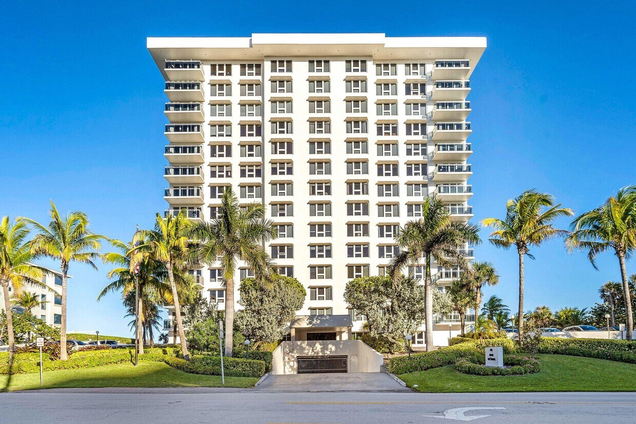 Primary Photo - 2066 N Ocean Blvd