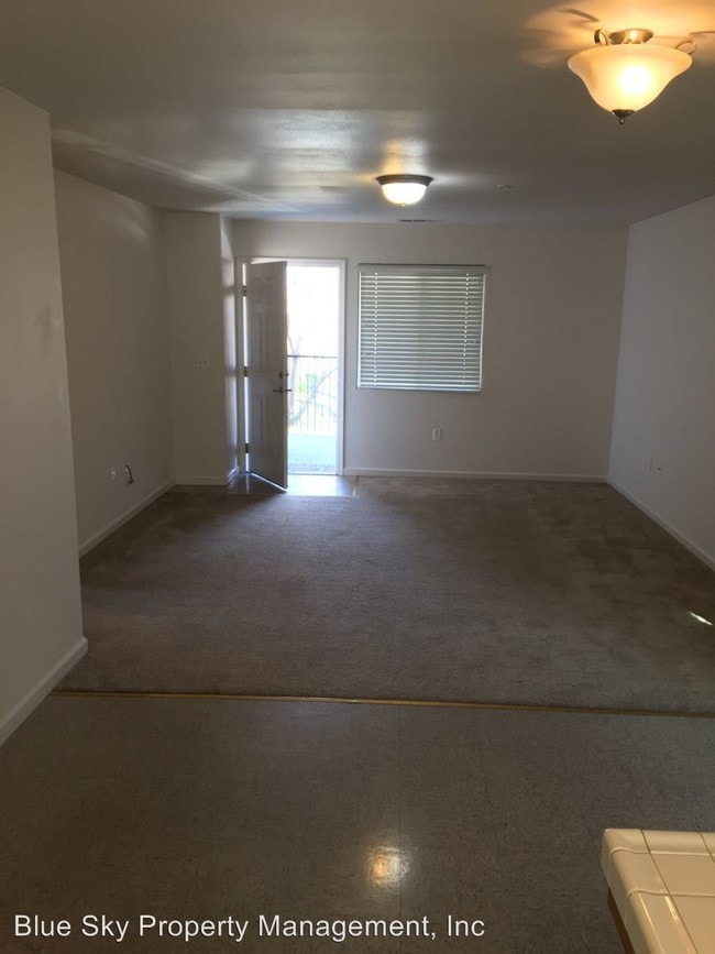 Foto del edificio - 2241 W Lark Ave