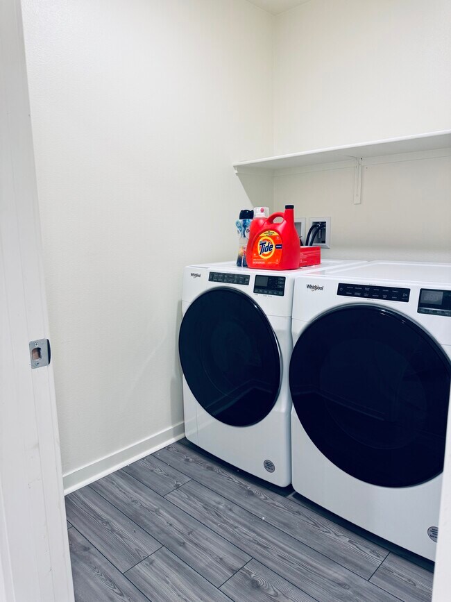Foto del edificio - 80425 Enclave Ct