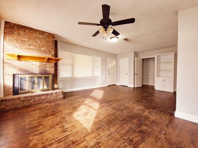 Foto del edificio - AUGUST PRE-LEASE - 3/2/2 In the Medical District
