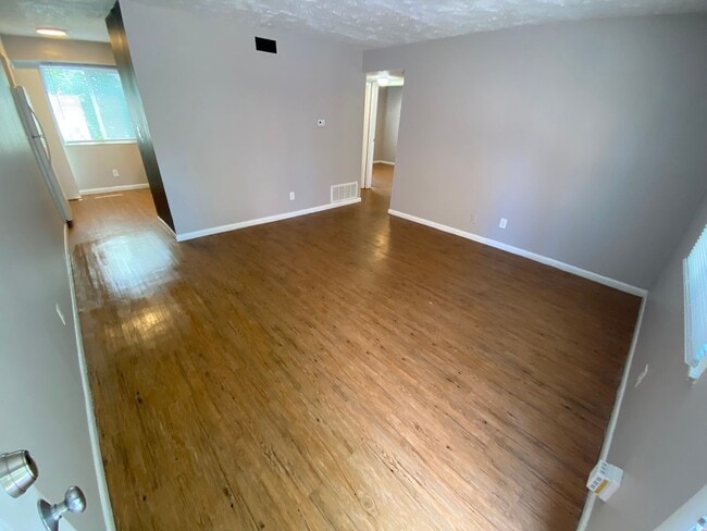 Building Photo - 451 Alden Ave