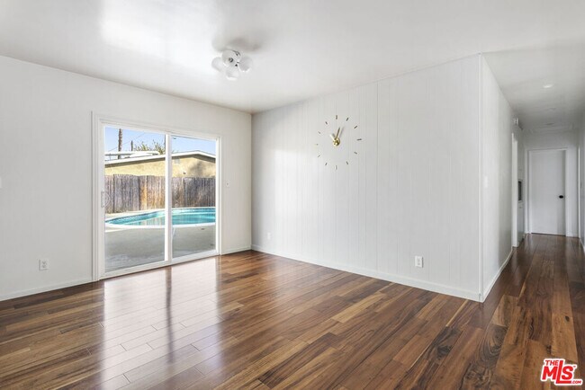 Building Photo - 3560 Verdugo Vista Terrace