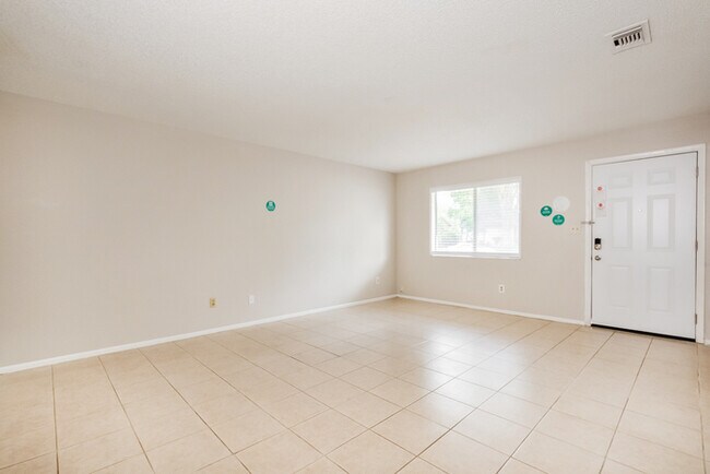 Foto del edificio - 213 Moonbeam Rd