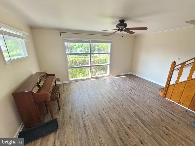 Building Photo - 3422 Floral St