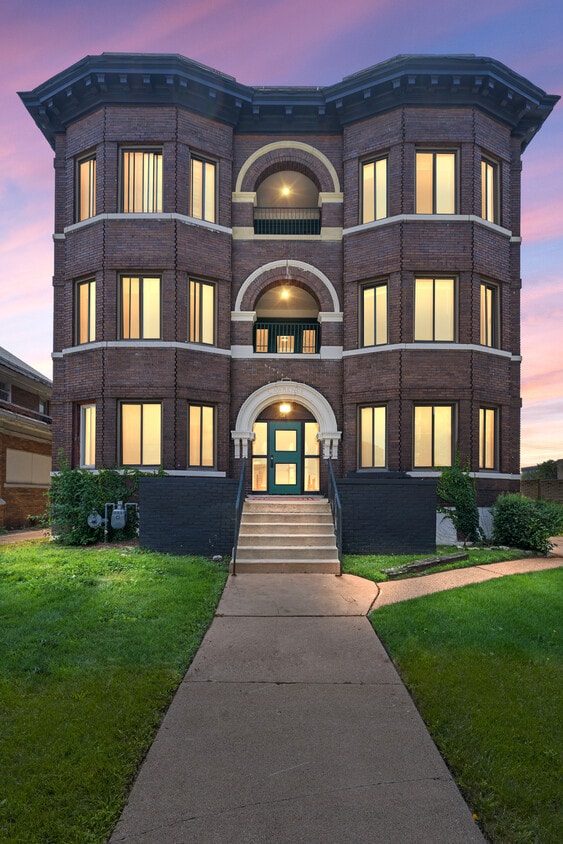 Building Photo - 68 E Willis St