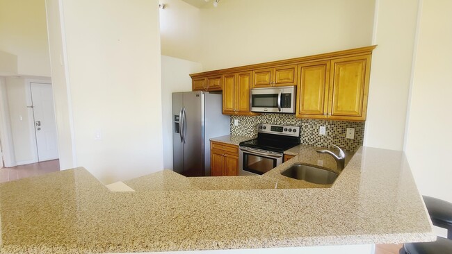 Building Photo - 4823 Via Palm Lakes Via