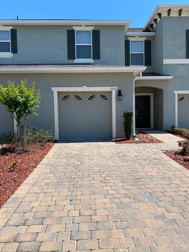 Primary Photo - 202 Wentworth Grande Dr