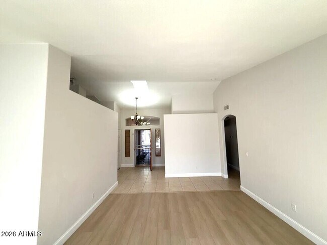 Foto del edificio - 913 W Horseshoe Ave