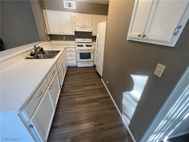 Foto del edificio - 2251 Wigwam Pkwy