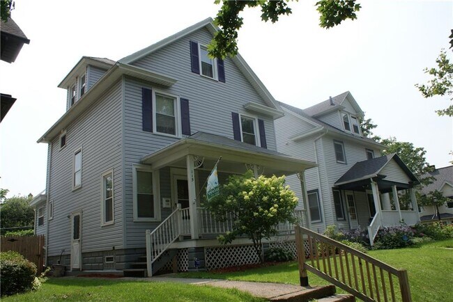 Building Photo - 115 Parkside Ave