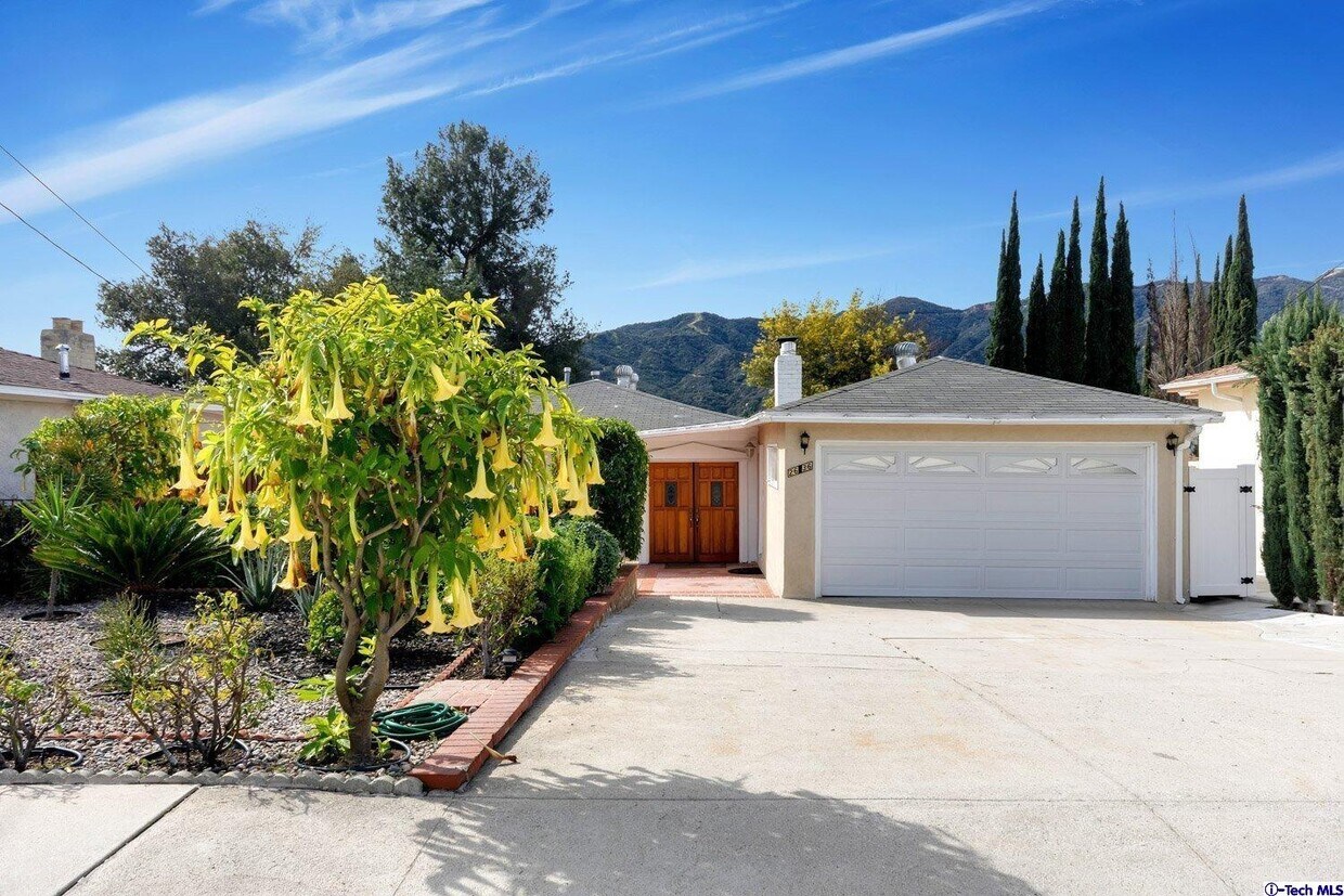 Foto principal - 2636 Montrose Ave
