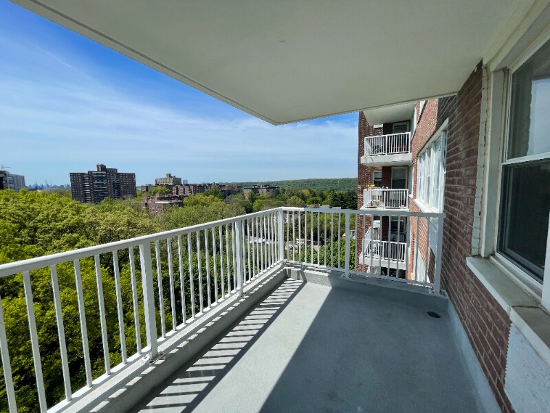 Primary Photo - 630 W 246th St