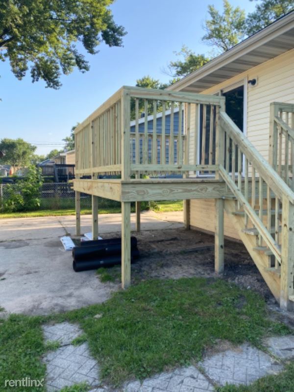 Building Photo - 4 br, 2 bath House - 1043 N Wood St