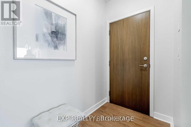 Building Photo - 3985-3985 Grand Park Dr