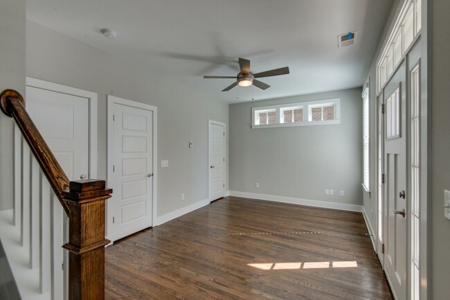 Foto del edificio - AVAILABLE NOW-E.Nashville- 3-Bed/3.5+ Bath...