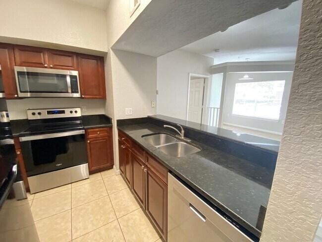 Foto del edificio - Park Central Gated Community!!2/2 with a G...
