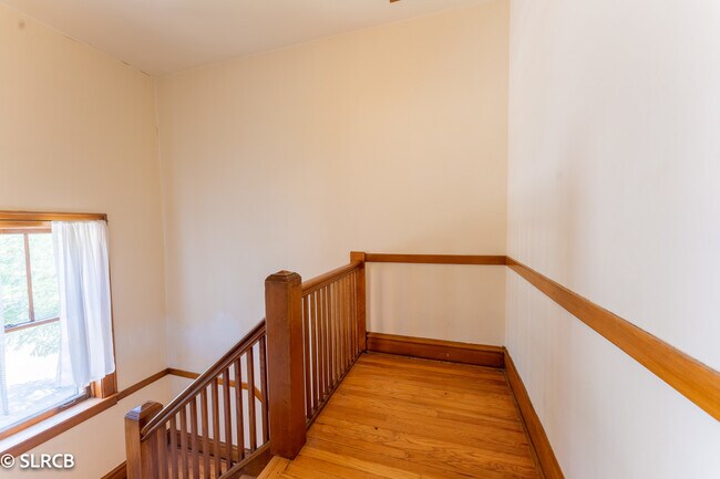Foto del edificio - 5325 W Montrose Ave