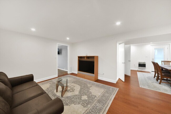 Foto del edificio - 5119 Niagara Pl