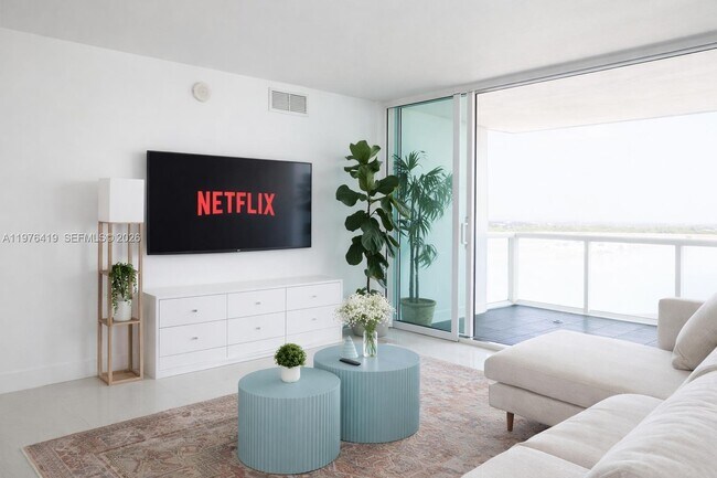 Foto del edificio - 1861 NW S River Dr