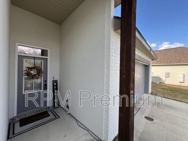 Building Photo - 14401 Sterling Oaks Dr