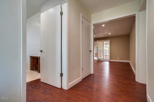 Building Photo - 1490 Riviera Dr