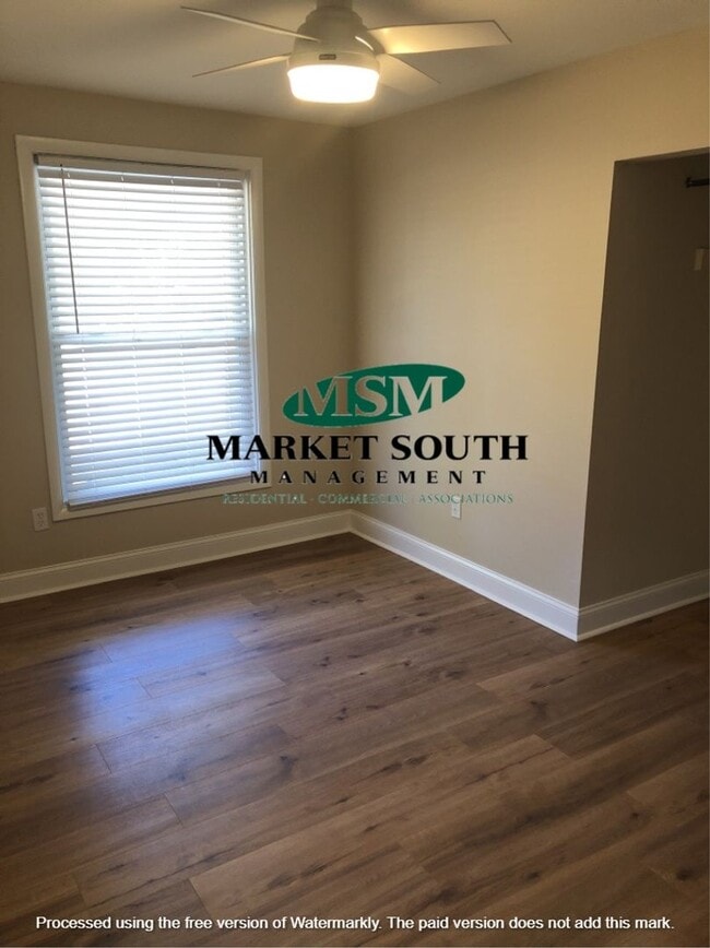 Foto del edificio - NEWLY RENOVATED SPACIOUS HOME