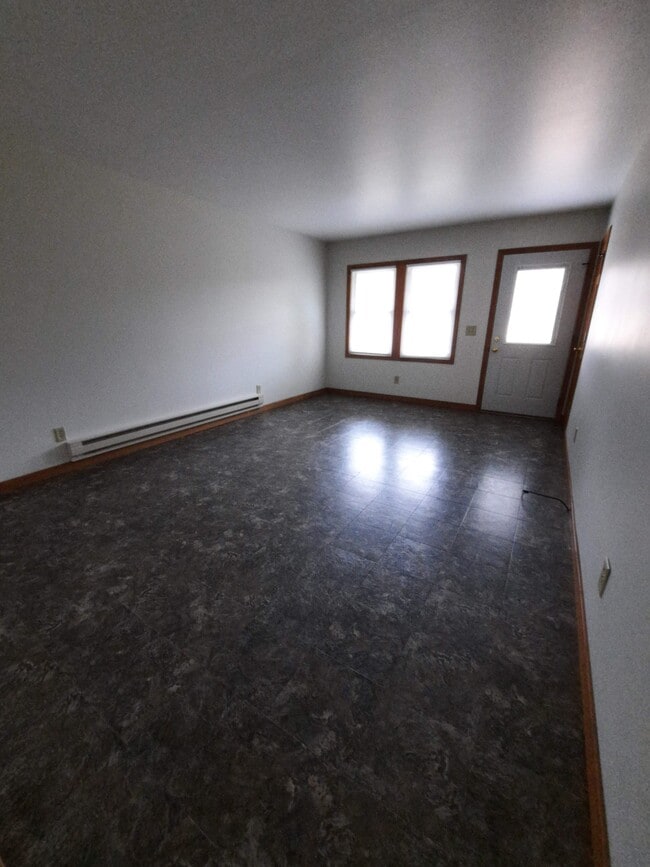 Building Photo - 3237 Runway Ave