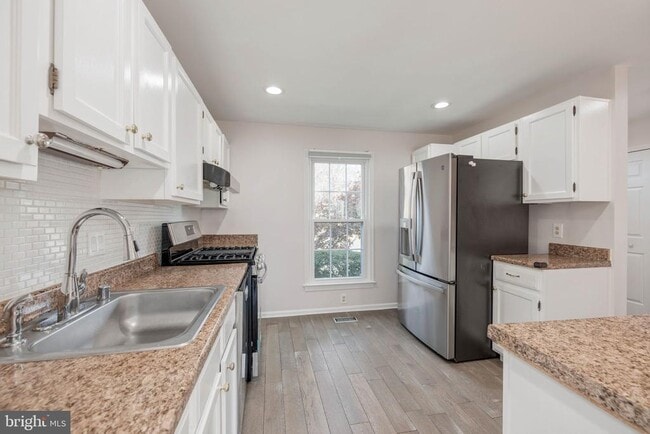 Building Photo - 7566 Blanford Ct