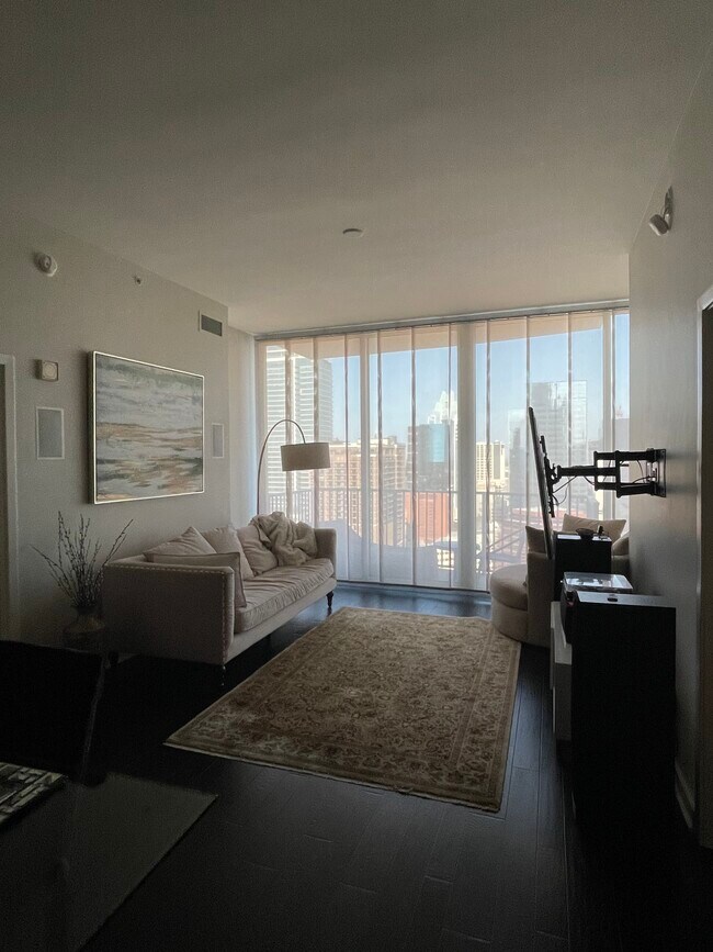 LIVING ROOM - 360 Nueces St