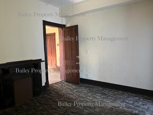 Foto del edificio - 329 E Oak St