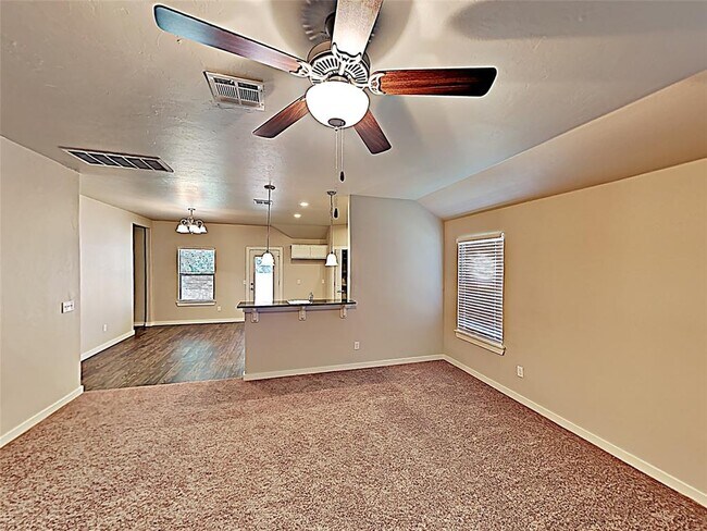 Foto del edificio - 1045 Creek Side Dr