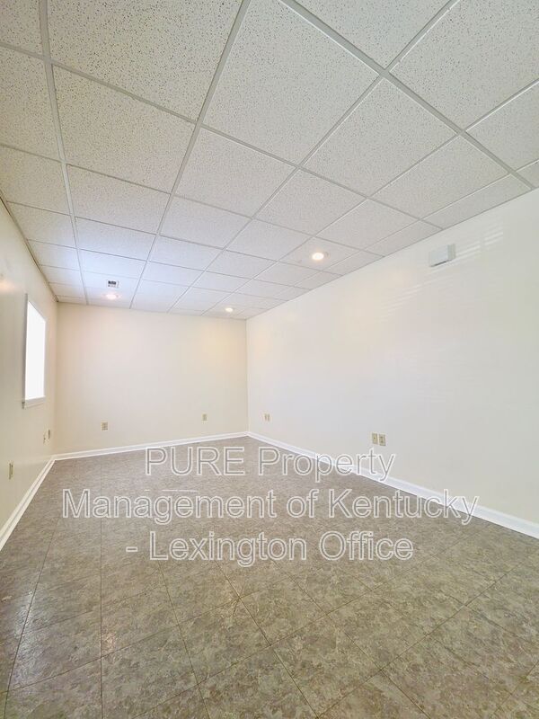 Foto del edificio - 3045 Colonel Rd