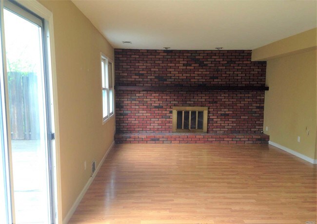 Foto del edificio - 7-7 Springmeadow Dr