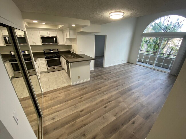 Foto del edificio - 5259 Cartwright Ave