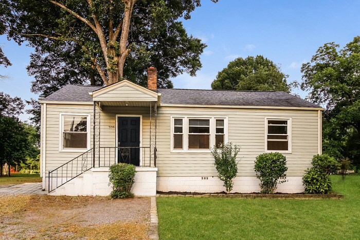 Foto principal - 309 Eastside Dr