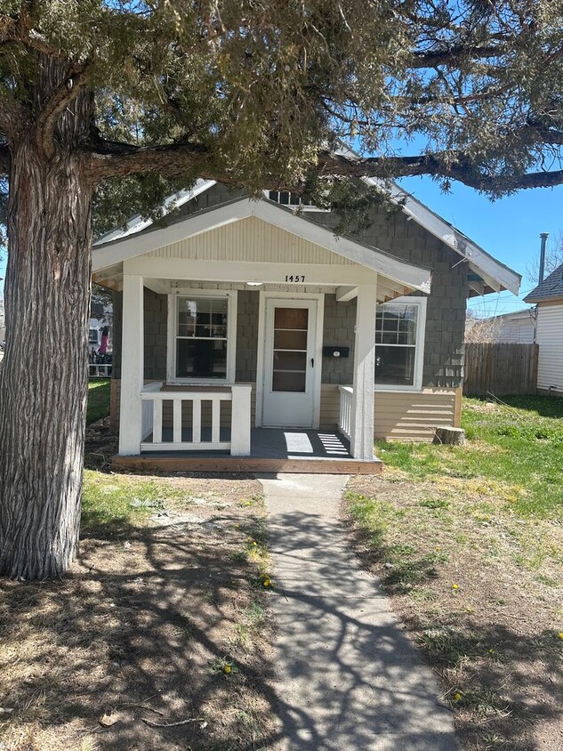 Primary Photo - 1457 16th Ave