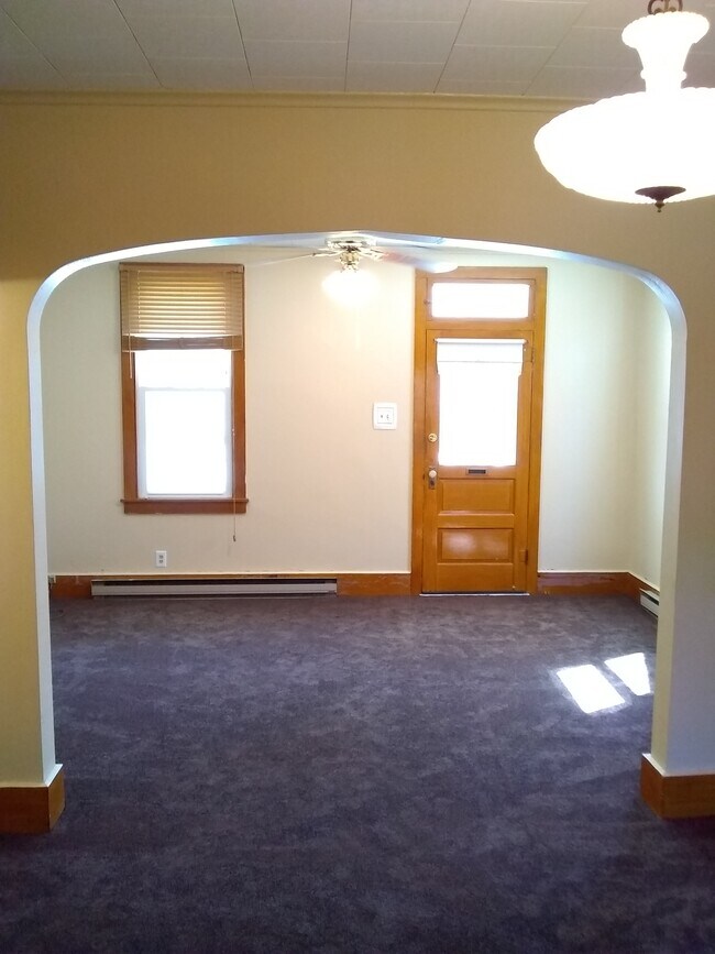 Foto del edificio - 1227 Pulaski Ave