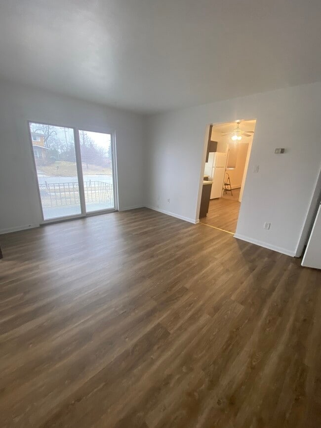 Building Photo - 116 S Cooper Rd