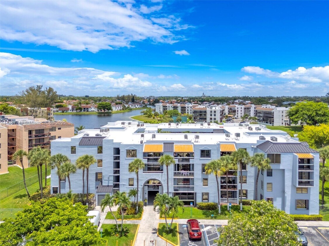 Foto principal - 12239 SW 14th Ln