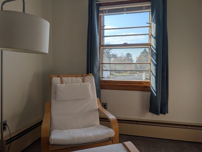 Foto del edificio - 325 Fulford Ave