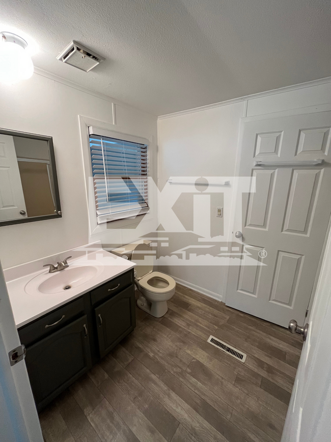 Building Photo - 2 Bedroom, 2 Bath Home located in Tanglewo...