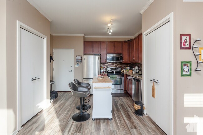 Foto del edificio - 1 E 8th St