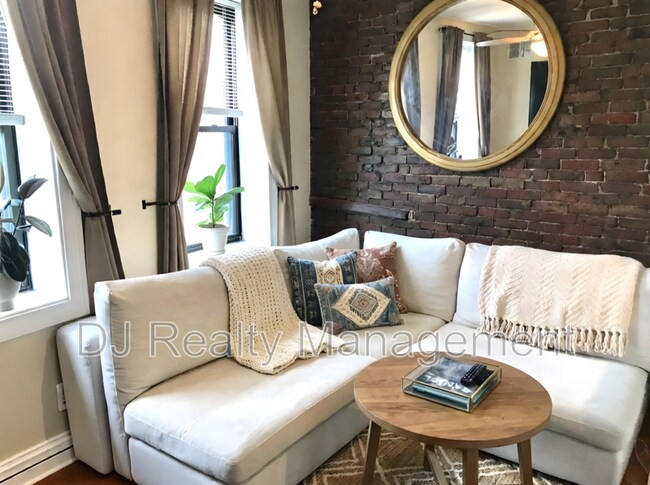 Foto del edificio - 466 Commercial St