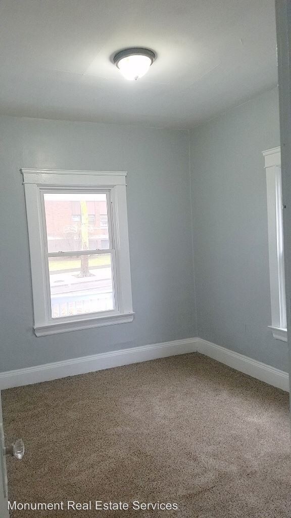 Foto del edificio - 2 br, 1 bath Apartment - 10702 Lamontier Ave