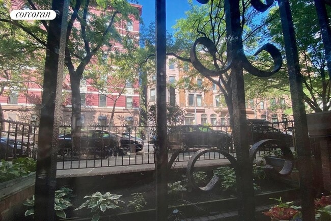 Foto del edificio - 62 W 70th St