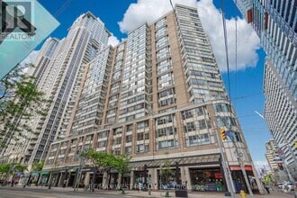 Building Photo - 717-1717 Bay St.