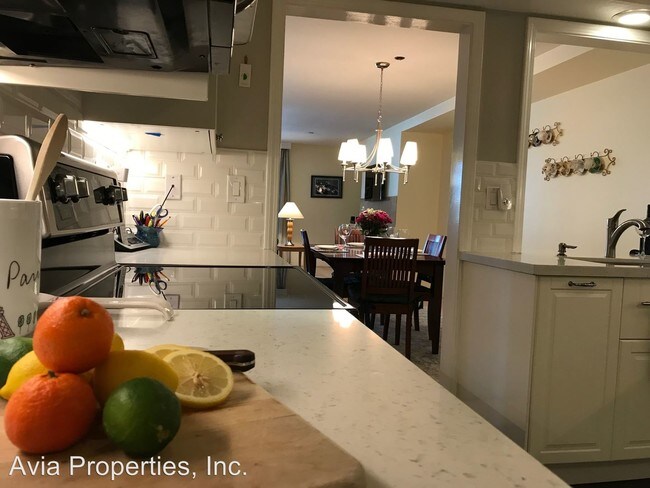 Building Photo - 2 br, 2 bath House - 1500 Sherman Ave, #1-E