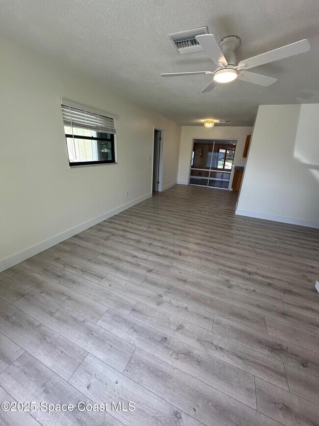 Foto del edificio - 790 Badger Dr NE
