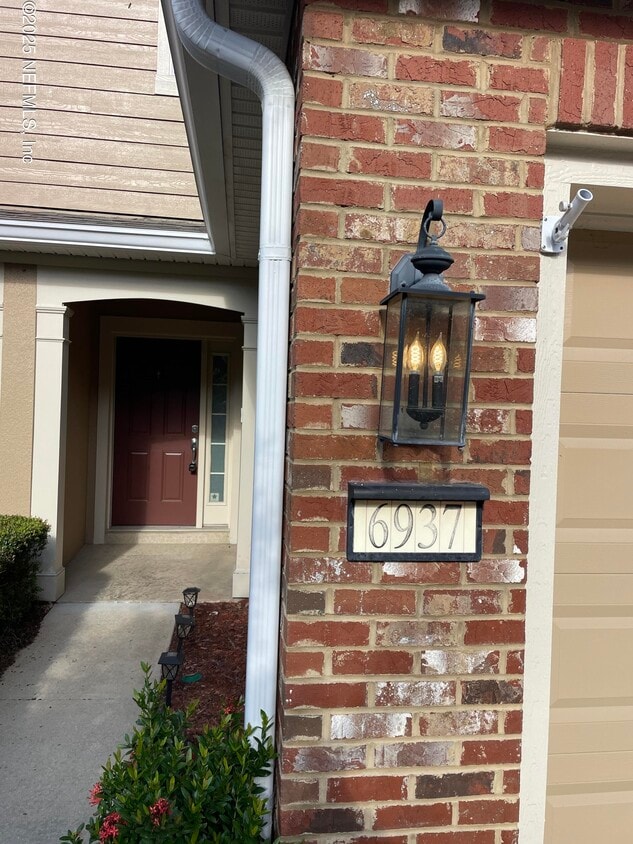 Foto principal - 6937 Woody Vine Dr